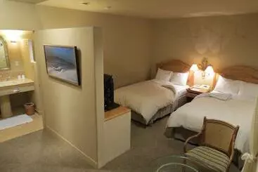 Otel Poppy Springs Resort & Spa