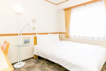 Otel Toyoko Inn Yokohama Nishi-guchi