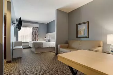 Best Western Plus Two Rivers Hotel & Suites