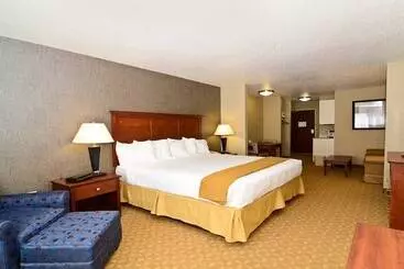 Holiday Inn Express Hotel & Suites Fort Atkinson, An Ihg