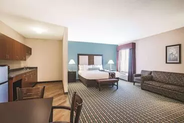 هتل La Quinta Inn & Suites By Wyndham Stonington Mystic Area