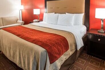 Отель Quality Inn & Suites Nj State Capital Area