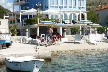هتل Villa Mediterana