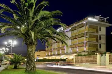 בית מלון כפרי Esplanade