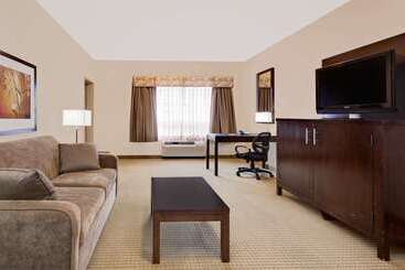 ホテル Ramada By Wyndham Lac La Biche