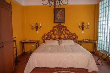 هتل Monasterio