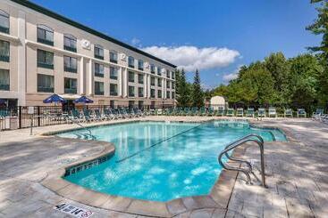 هتل Comfort Inn & Suites Lake George