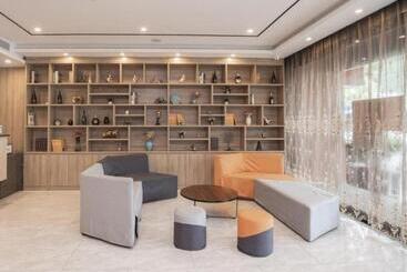 בית מלון כפרי Green Tree Inn Nanjing Xinjiekou Wangfu Avenue