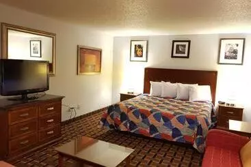 酒店 Le Mars Inn And Suites