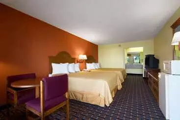 בית מלון כפרי Days Inn By Wyndham Richburg