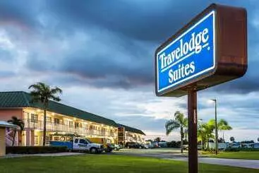 호텔 Travelodge Suites By Wyndham Lake Okeechobee