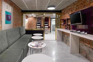 בית מלון כפרי Ibis Styles Stockholm Odenplan