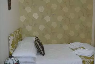 Well Cottage Bed & Breakfast