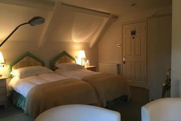 تختخواب و صبحانه Church House