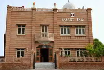 Hotel Taru Inn