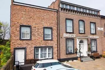 Отель Breeze Guest House