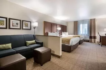 Отель Comfort Suites At Par 4 Resort