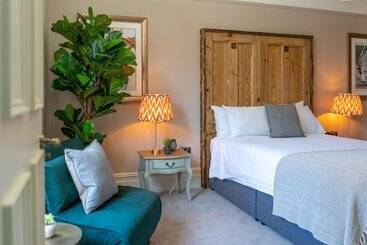 Отель The Pavilion Arms