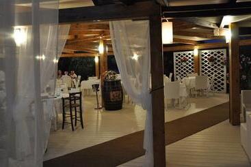 Baia De Bahas Apartaments & Resort