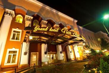 هتل Grand Tien Shan