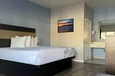 هتل Moonlite Inn