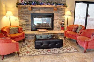 فندق Blue Mountain Inn And Suites