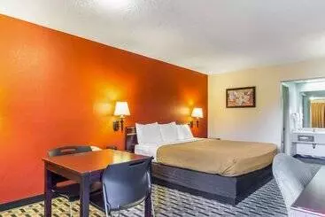 בית מלון כפרי Econo Lodge Laurel