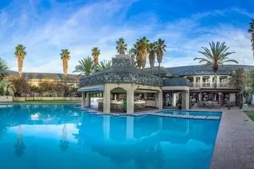 ホテル Peermont Walmont At Mmabatho Palms