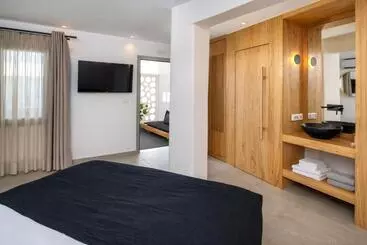 Hotel Callia Retreat Suites Adults Only