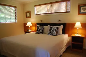 هتل Kentia Holiday Apartments