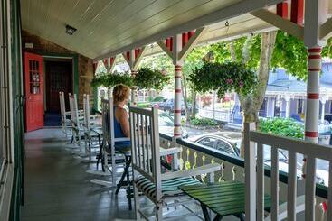 בית מלון כפרי Pequot