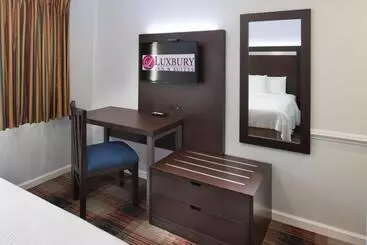 شقة فندقية Luxbury Inn & Suites