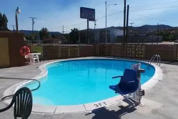 Отель Relax Inn Yreka