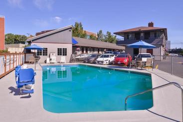 Hotel Travelodge By Wyndham Eugene Downtown/university Of Oregon