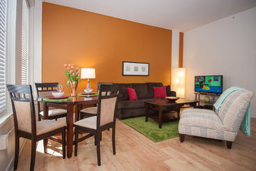 아파트호텔 Oakwood At Metro 417