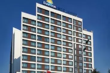 فندق Qingdao Baolong Art Building