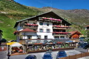 ホテル Gasthof Weißkugel