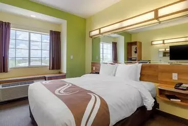 בית מלון כפרי Quality Inn & Suites Lehigh Acres Fort Myers