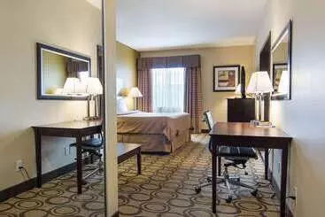 Hotelli Rodeway Inn & Suites