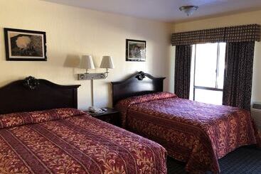 Jamestown Railtown Motel