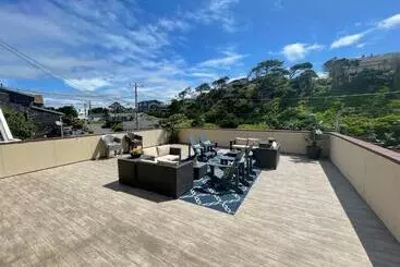 Sailor Jack Oceanfront Motel