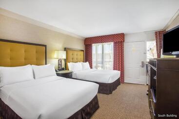 Отель 14 West Laguna Beach