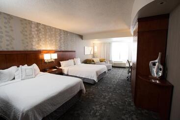 Отель Courtyard By Marriott Winchester Medical Center