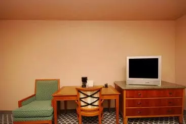 فندق على الطريق Airport Inn Downtown