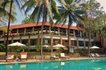 Sappraiwan Elephant Resort & Sanctuary