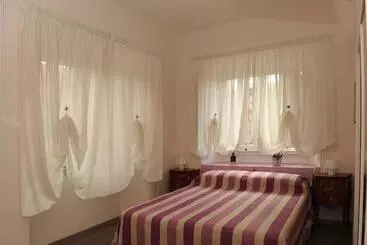 تختخواب و صبحانه Temple View