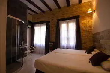 هتل Suites Boutique Jardines del Montornés