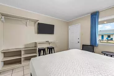 Dolphin Oceanfront Motel   Nags Head