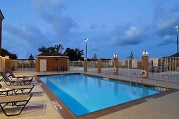 فندق Holiday Inn Express & Suites Houston East   Baytown By Ihg