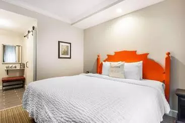 The Aurora Inn Hotel And Event Center